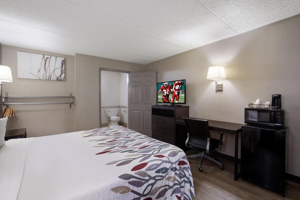Deluxe King Room Disability Acccess Non-Smoking interior